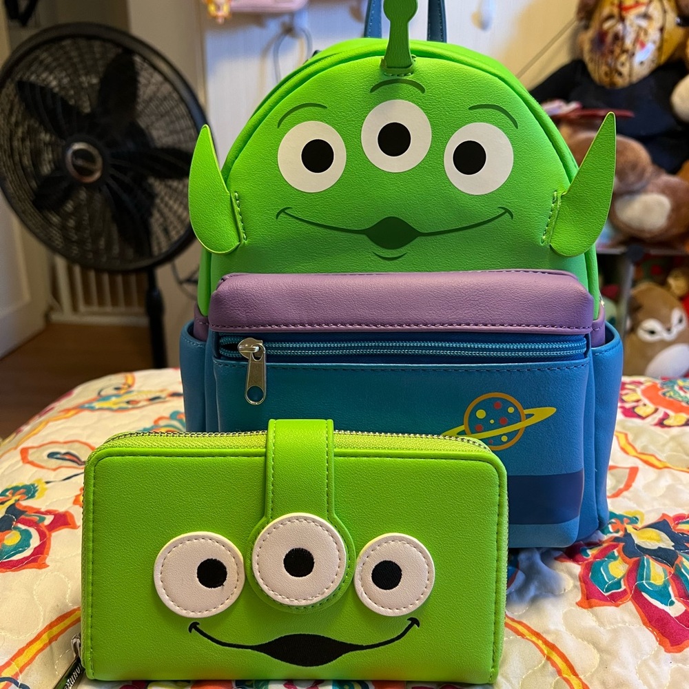 Alien Loungefly Set